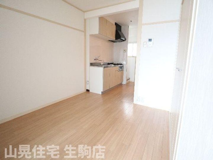 奈良県生駒市辻町(マンション)の賃貸物件303の居間