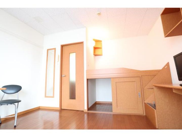 メイプルスクエア平城山の居間