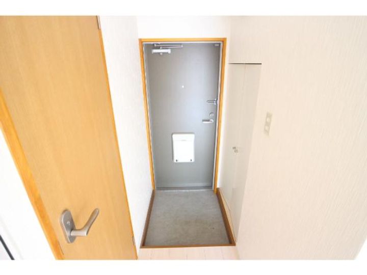 奈良県北葛城郡王寺町舟戸1丁目(マンション)の賃貸物件の玄関