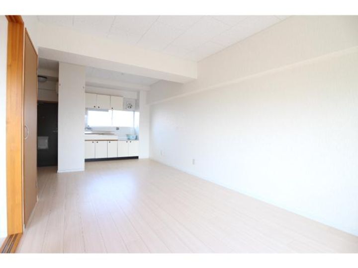 奈良県北葛城郡王寺町舟戸1丁目(マンション)の賃貸物件の居間