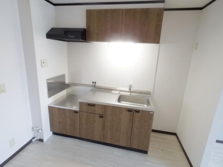 奈良県大和高田市中三倉堂1丁目(アパート)の賃貸物件のキッチン