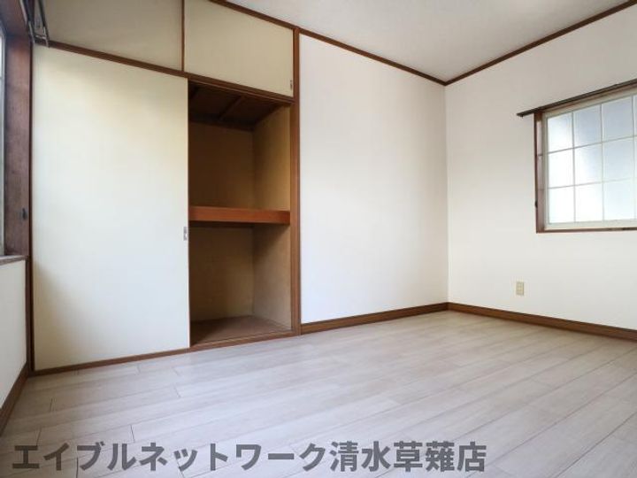 静岡県静岡市清水区草薙杉道3丁目(アパート)の賃貸物件1Dの居間
