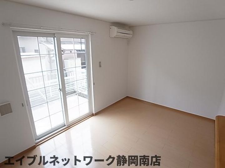 インプレスフレイムB102の居間