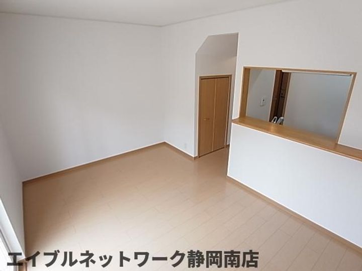 インプレスフレイムB102の居間