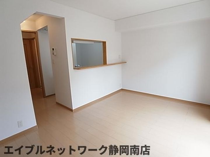 インプレスフレイムB102の居間