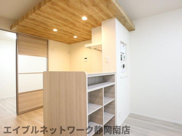 静岡県静岡市駿河区富士見台1丁目(アパート)の賃貸物件101の内装