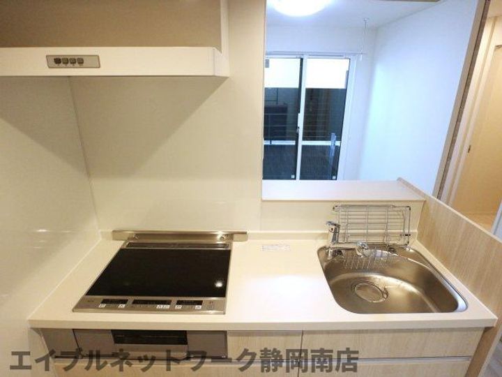 静岡県静岡市駿河区富士見台1丁目(アパート)の賃貸物件101のキッチン