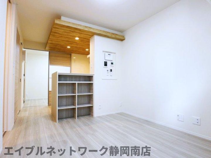静岡県静岡市駿河区富士見台1丁目(アパート)の賃貸物件101の居間