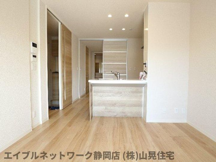 静岡県静岡市葵区安東2丁目(マンション)の賃貸物件の居間