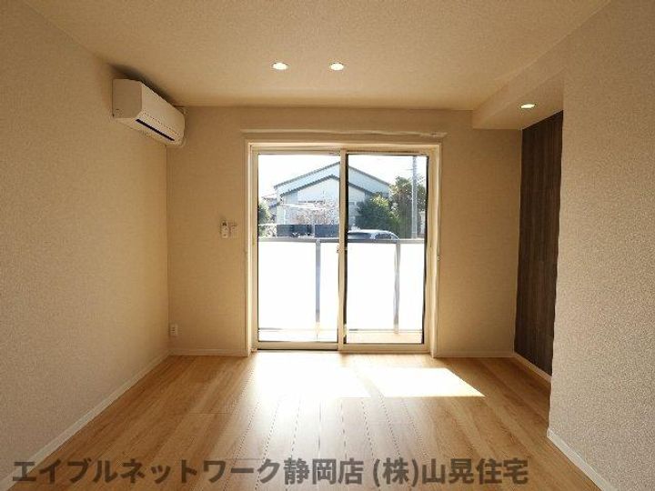 静岡県静岡市葵区安東2丁目(マンション)の賃貸物件の居間