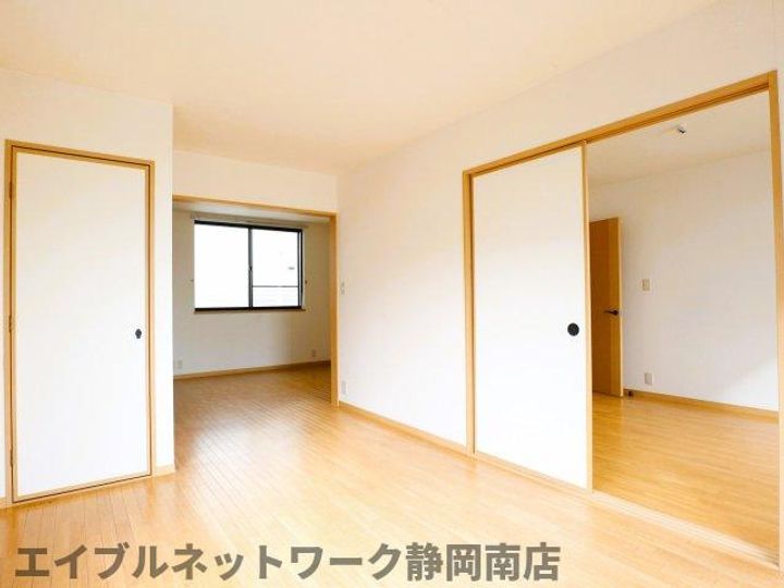 プレラヴィル中原 B棟の居間