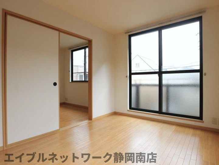 プレラヴィル中原 B棟の内装