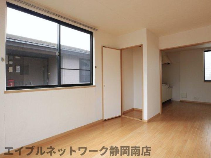 プレラヴィル中原 B棟の居間