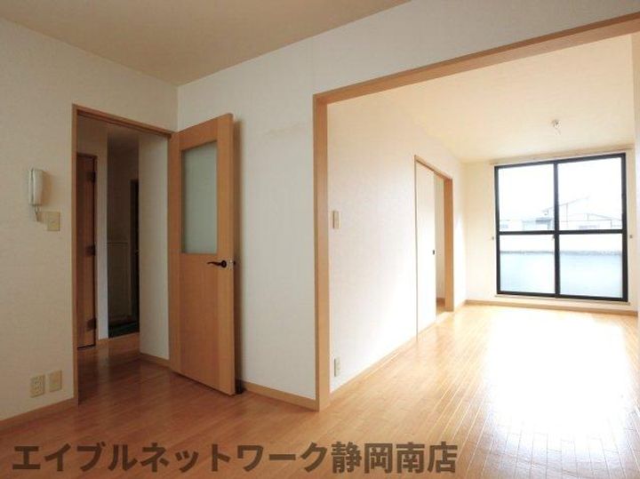 プレラヴィル中原 B棟の居間