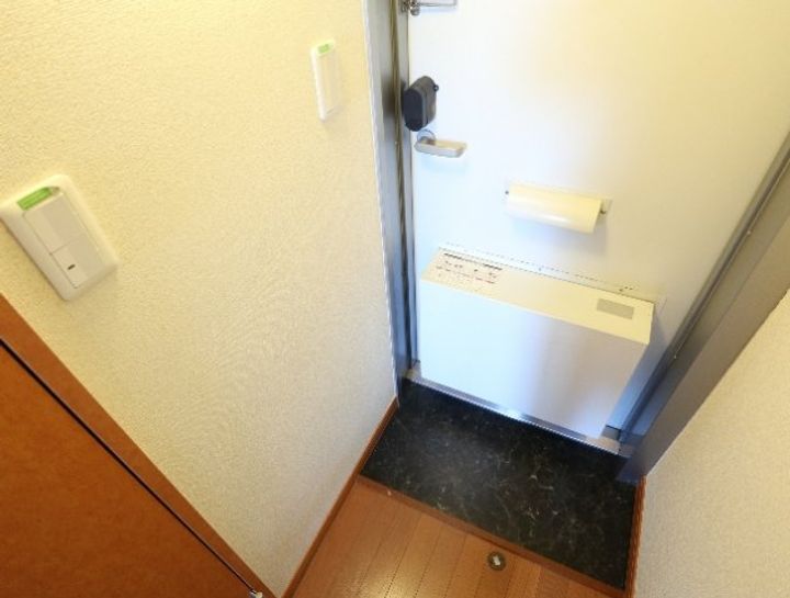 奈良県奈良市恋の窪東町(マンション)の賃貸物件の玄関
