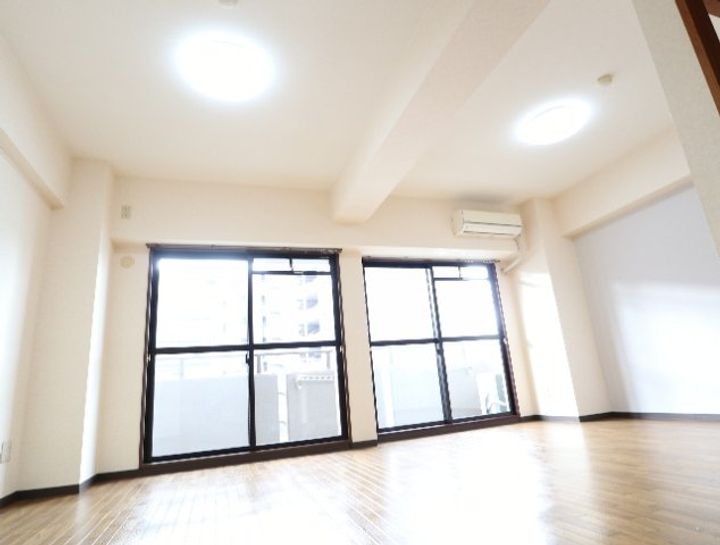 奈良県奈良市大宮町1丁目(マンション)の賃貸物件の居間