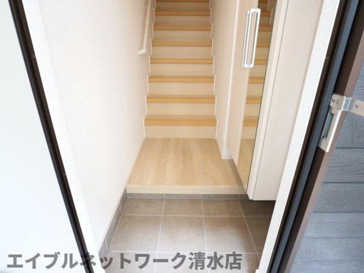 静岡県静岡市清水区三保(アパート)の賃貸物件の玄関