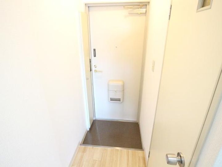 奈良県奈良市四条大路1丁目(マンション)の賃貸物件の玄関