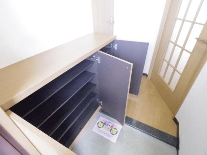 奈良県天理市前栽町(マンション)の賃貸物件の玄関