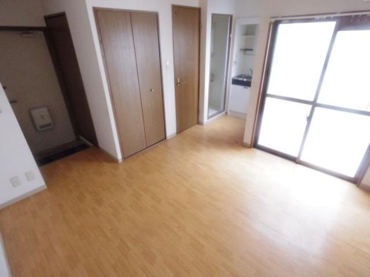 奈良県大和高田市日之出西本町(マンション)の賃貸物件303の居間