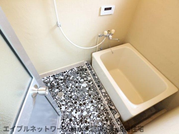 静岡県静岡市葵区瀬名2丁目(テラスハウス)の賃貸物件Eの風呂