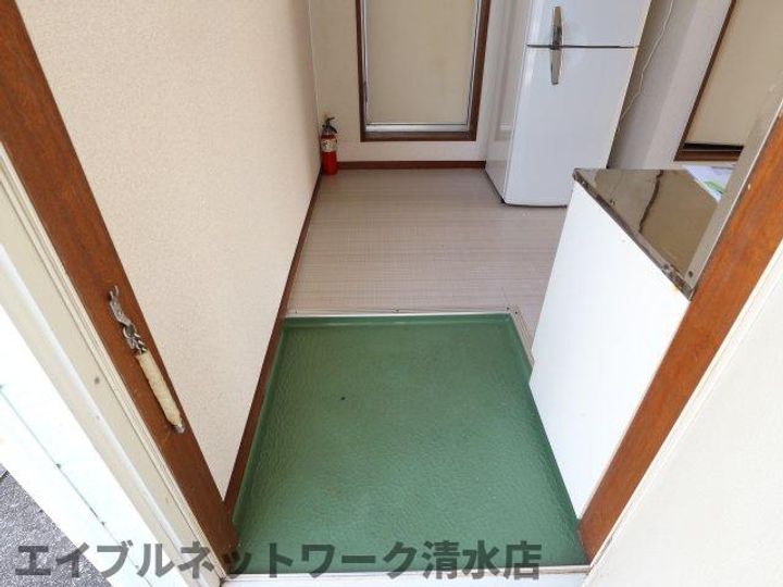 静岡県静岡市清水区港南町(アパート)の賃貸物件の玄関