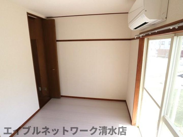 静岡県静岡市清水区港南町(アパート)の賃貸物件の居間