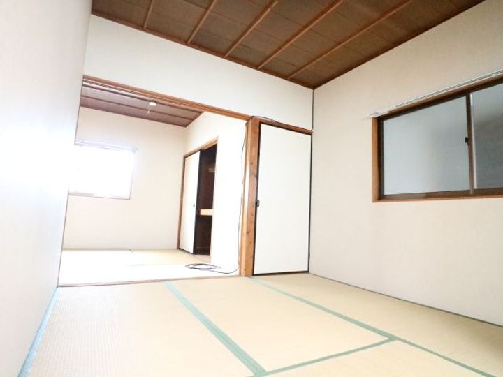 平和荘の居間