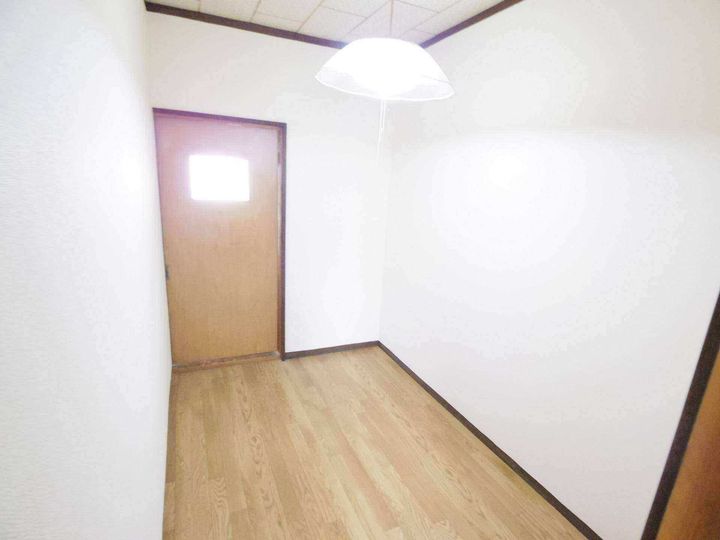 平和荘の居間