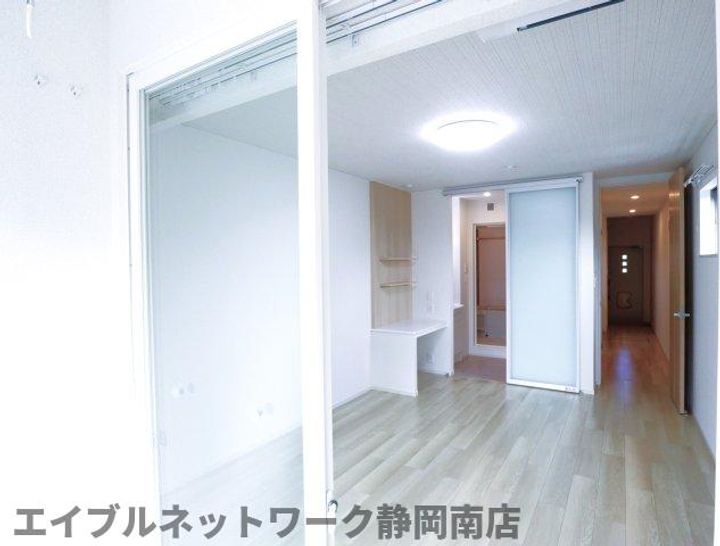 ウィステリア リズムの居間