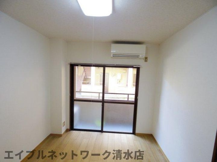 静岡県静岡市清水区追分1丁目(マンション)の賃貸物件の居間