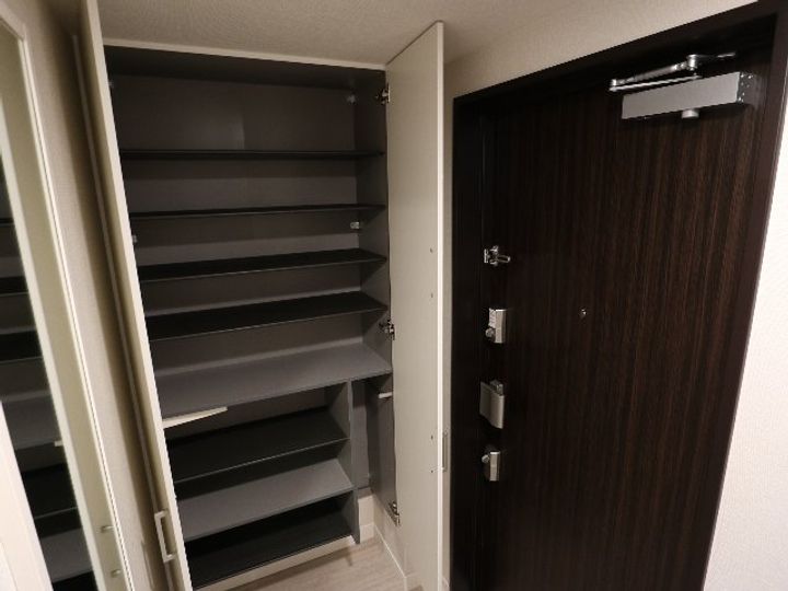 奈良県奈良市大宮町1丁目(マンション)の賃貸物件の玄関