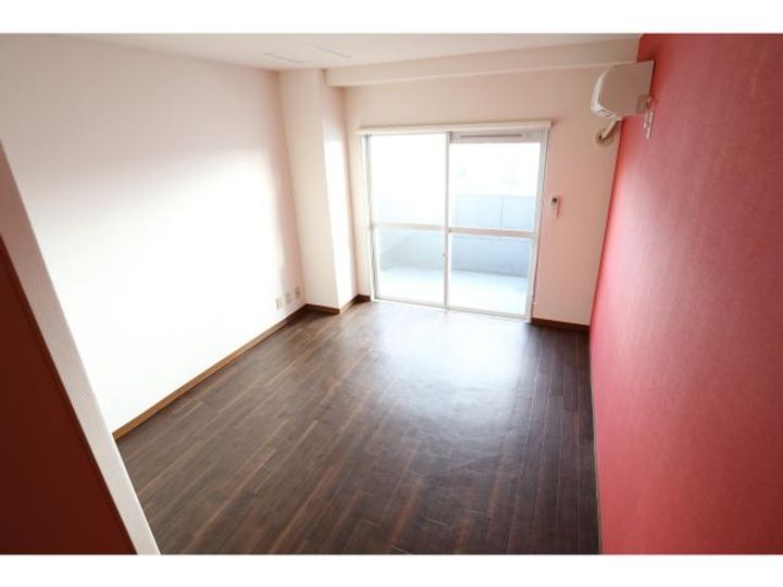 トータスビルの居間