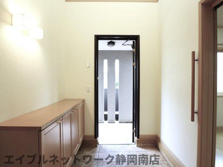 静岡県静岡市駿河区馬渕4丁目(一戸建)の賃貸物件Kの玄関