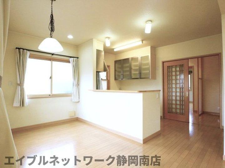 静岡県静岡市駿河区馬渕4丁目(一戸建)の賃貸物件Kの居間