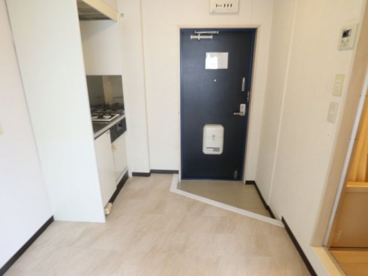 奈良県奈良市尼辻中町(マンション)の賃貸物件の玄関