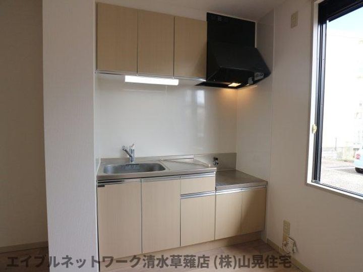 静岡県静岡市清水区鳥坂(アパート)の賃貸物件102のキッチン