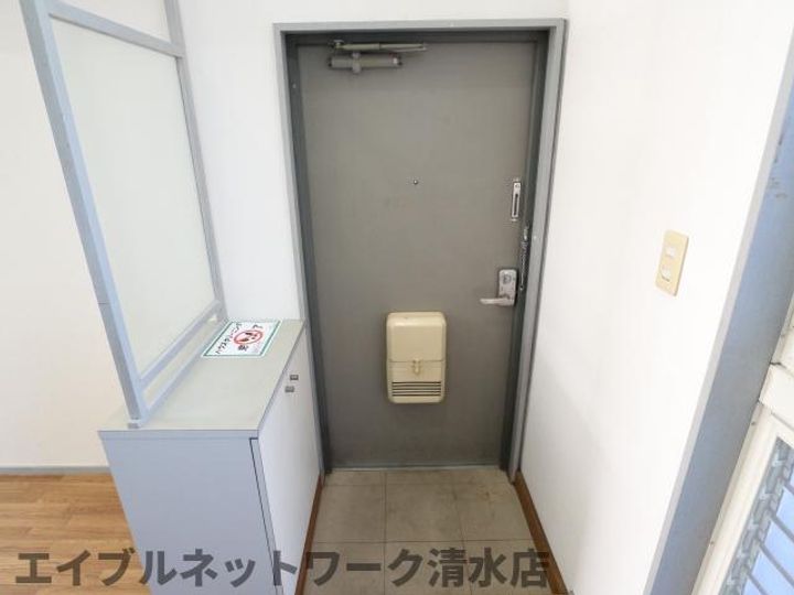 静岡県静岡市清水区高橋2丁目(アパート)の賃貸物件の玄関