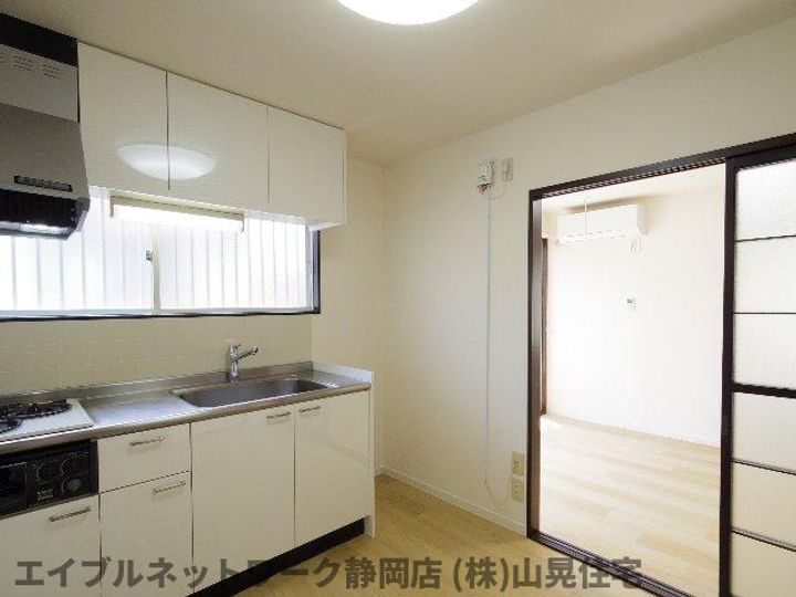 静岡県静岡市葵区千代田2丁目(アパート)の賃貸物件のキッチン