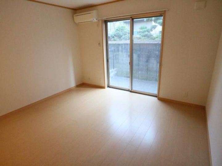 奈良県奈良市中新屋町(アパート)の賃貸物件103の居間