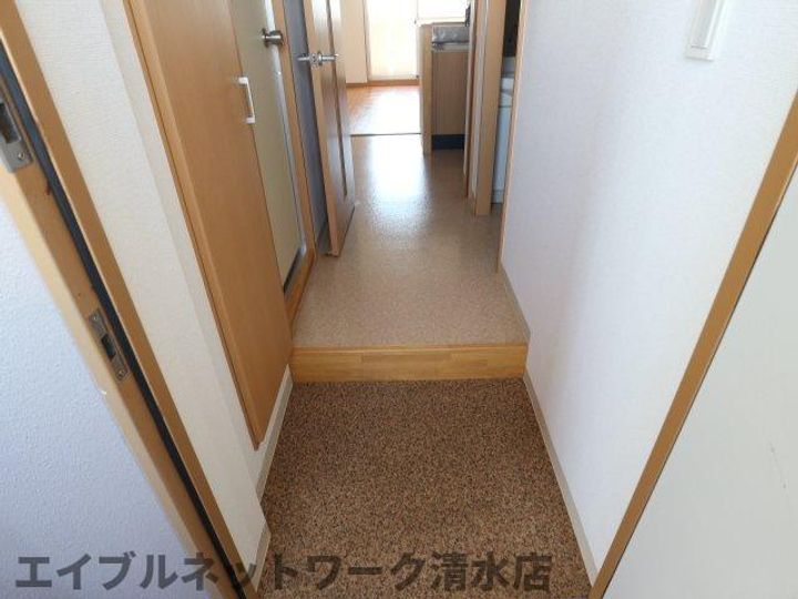 静岡県静岡市清水区折戸4丁目(マンション)の賃貸物件の玄関