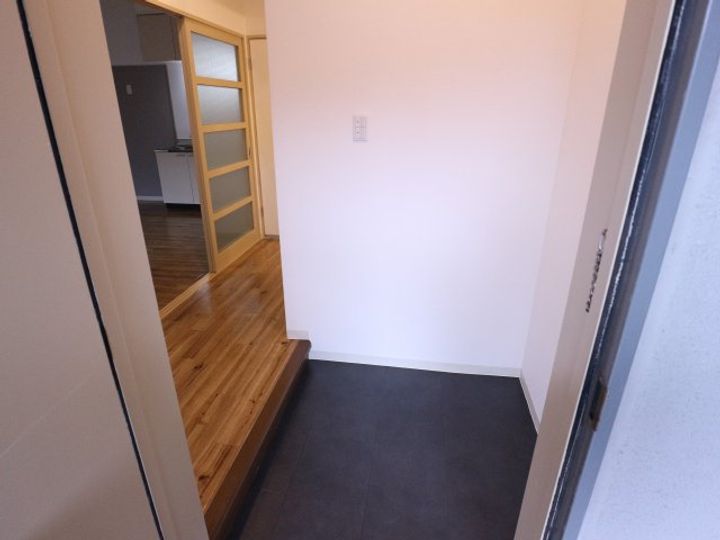 奈良県奈良市学園大和町2丁目(マンション)の賃貸物件の玄関