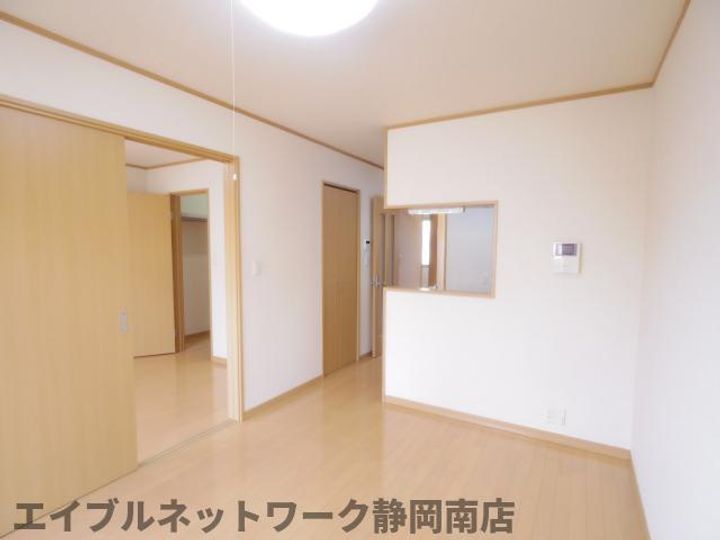 エルスタンザ西島Ⅲの居間