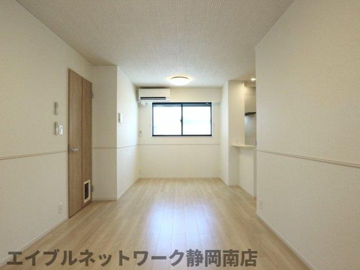 ピースフルリビング茶町の内装