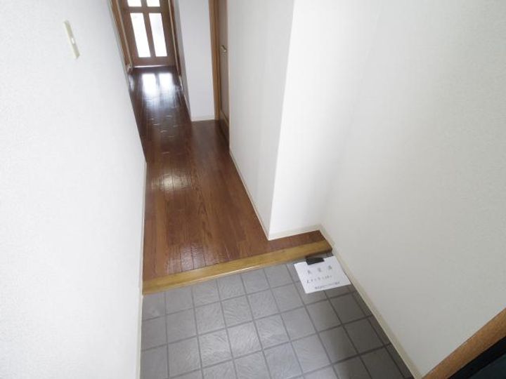 奈良県大和高田市土庫2丁目(マンション)の賃貸物件の玄関