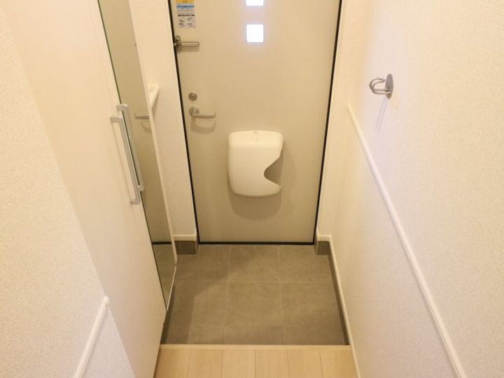 奈良県大和郡山市額田部北町(アパート)の賃貸物件の玄関