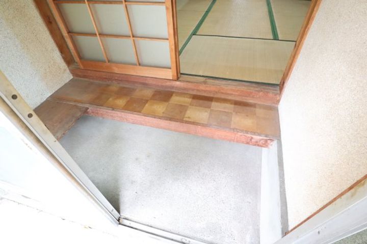 奈良県香芝市狐井(テラスハウス)の賃貸物件E2の玄関