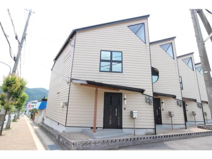 奈良県生駒郡三郷町立野南2丁目(テラスハウス)の賃貸物件の外観