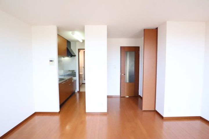 奈良県香芝市旭ケ丘3丁目(テラスハウス)の賃貸物件102の居間