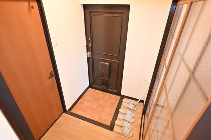 奈良県奈良市芝辻町(マンション)の賃貸物件の玄関